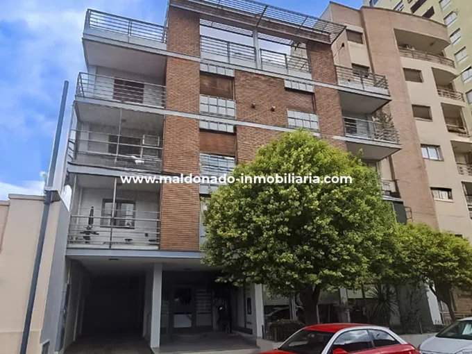 VENTA DPTO 2DOR PATIO Y BALCÓN | ZONA MICROCENTRO | Propiedades Inmobiliaria Maldonado